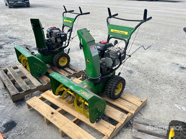 2008 John Deere 726E 2 ft 2 in 1 Way Walk-Behind Snow Blower