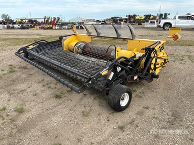 New Holland 14 ft رأس الحصادة المجمعة بوقاية