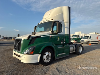 2015 Volvo VNL 4x2 S/A Day Cab Truck Tractor