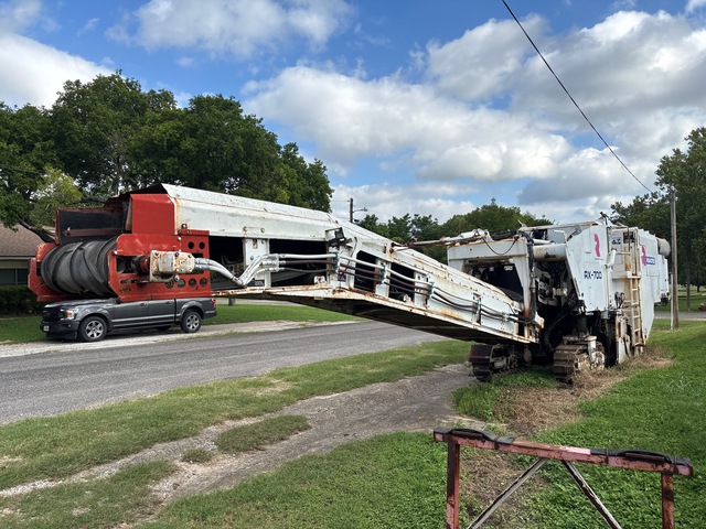 2011 Roadtec RX-700 Tracked Cold Planer