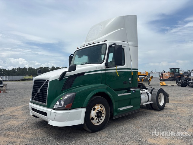 2016 Volvo VNL 4x2 S/A Day Cab Truck Tractor