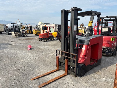 Raymond 420-C50TT 4600 lb Reach Truck (Inoperable)