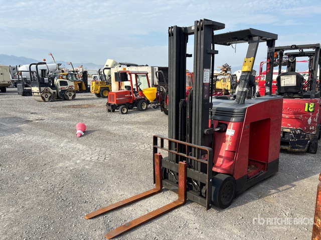 Raymond 420-C50TT 4600 lb Reach Truck (Inoperable)