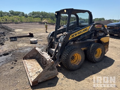 2012 New Holland L218 を見 Skid-Steer Loader