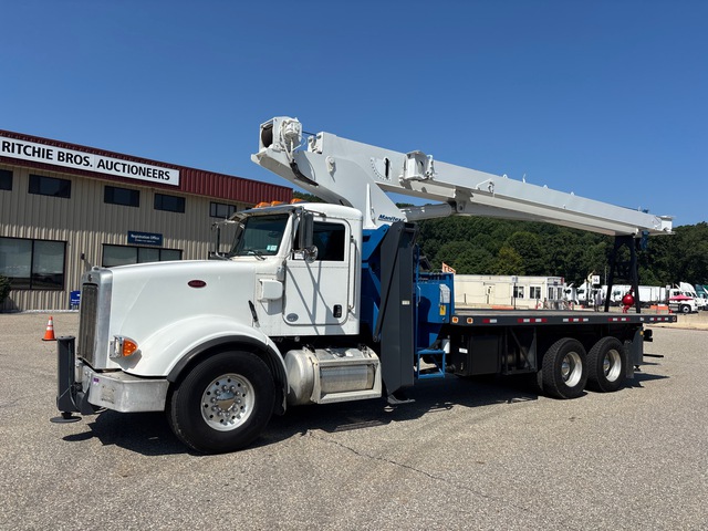 2013 Manitex 30100C 30 ton Straight Boom on 2013 Peterbilt 367 6x4 Boom Truck