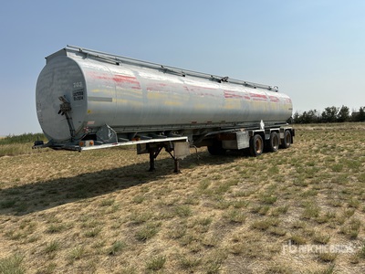 1991 Remtec 13200 gal Tri/A Tri-Axle Tanker Trailer
