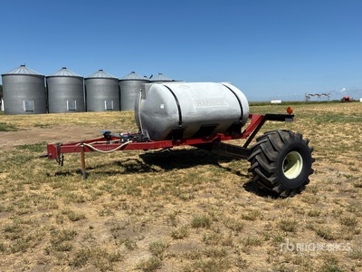 Blanchard 1000 gal Tow-Behind Liquid Fertilizer Cart