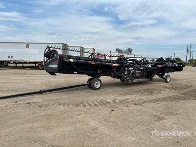 2011 MacDon FD70 40 ft Flex Draper Tête de moissonneuse-batteuse