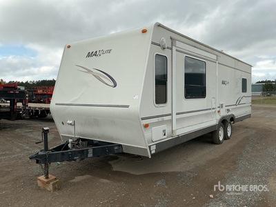 Maxlite 27 ft T/A Travel Trailer