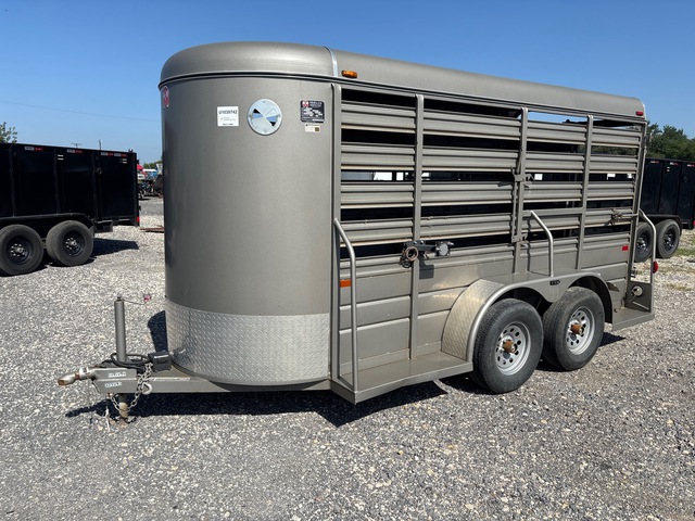 2023 W-W Trailers 14 ft T/A Livestock Trailer
