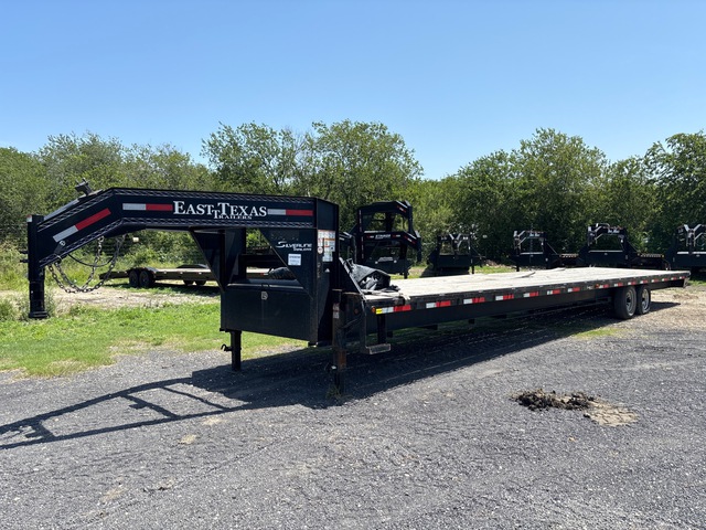 2025 East Texas 40 ft T/A Gooseneck Flatbed Trailer