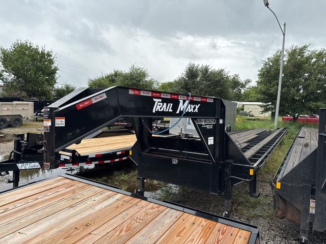 2025 Trail Maxx SD27-40 40 ft T/A Gooseneck Equipment Trailer