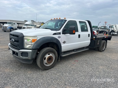 2015 Ford F-450 4x2 Crew Cab Flatbed Truck