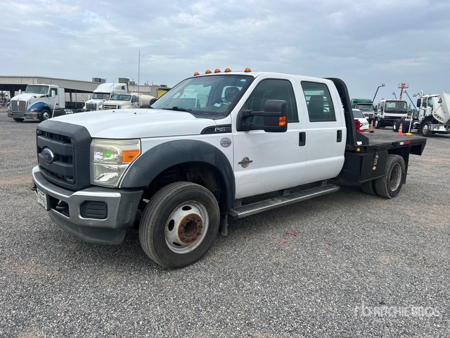 2015 Ford F-450 4x2 Crew Cab Flatbed Truck