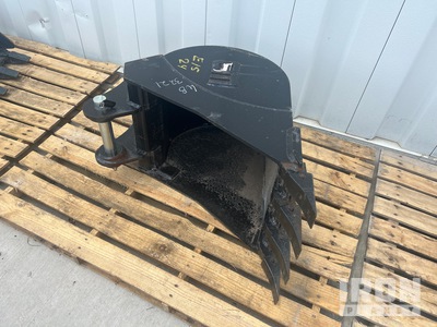Werk-Brau 15MNHD18 18 in Digging Excavator Bucket - Fits Hundai R60-9 (Unused)