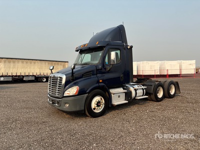 2014 Freightliner Cascadia 113 6x4 T/A Day Cab Truck Tractor