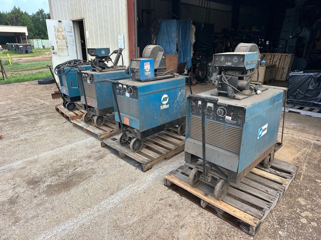 1984 Miller Deltaweld 450 450 A Mobile Multi-Operator Welder