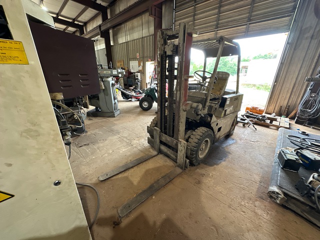 1968 Clark 4000 lb Pneumatic Tire Forklift