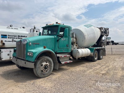 2005 Kenworth W900 6x4 Camion mélangeur (Inoperable)
