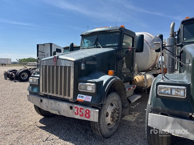 2007 Kenworth W900B 8x4 Betonomieszarka (Inoperable)