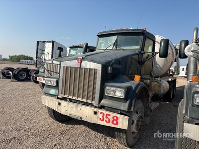 2007 Kenworth W900B 6x4 Camion malaxeur (Inoperable)