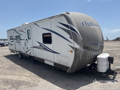2013 Keystone RV Outback 36 ft T/A Remorque de tourisme