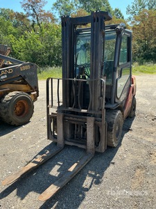 2015 Toyota 8FDU30 5620 lb Pneumatic Tire Forklift