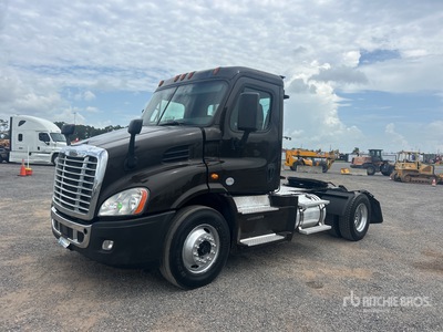 2018 Freightliner Cascadia 113 4x2 S/A Day Cab Truck Tractor