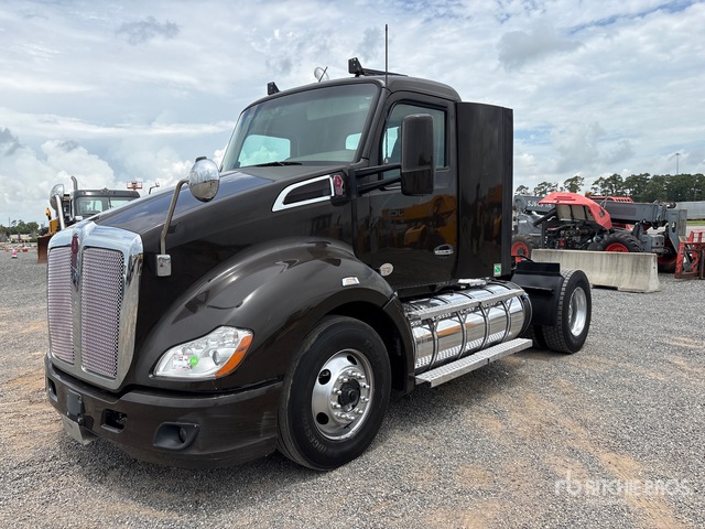2019 Kenworth T680 4x2 S/A Day Cab Truck Tractor
