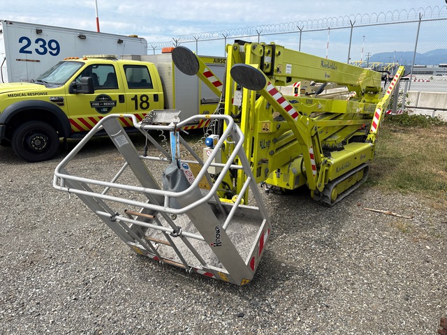 2009 Hinowa Light Lift 2312 Crawler Gasoline Articulating Boom Lift