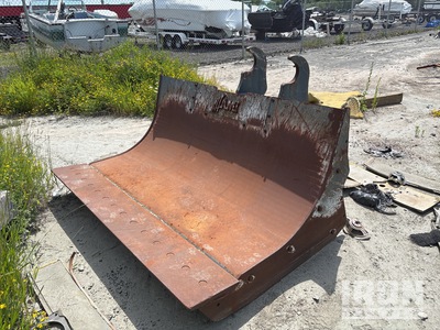 AMI 8450 84 in Q/C Excavator Chuck Blade