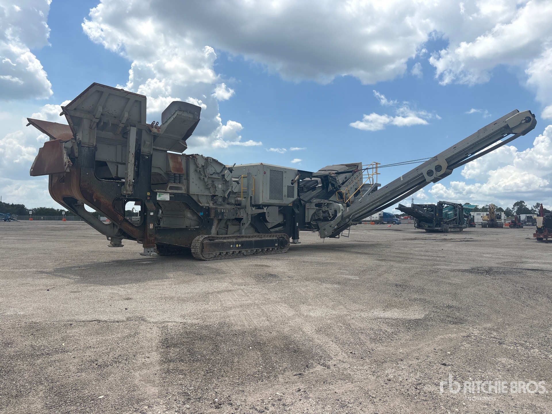 2021 Lippmann-Milwaukee L14244R Tracked Closed Circuit Impact Crusher Plant
