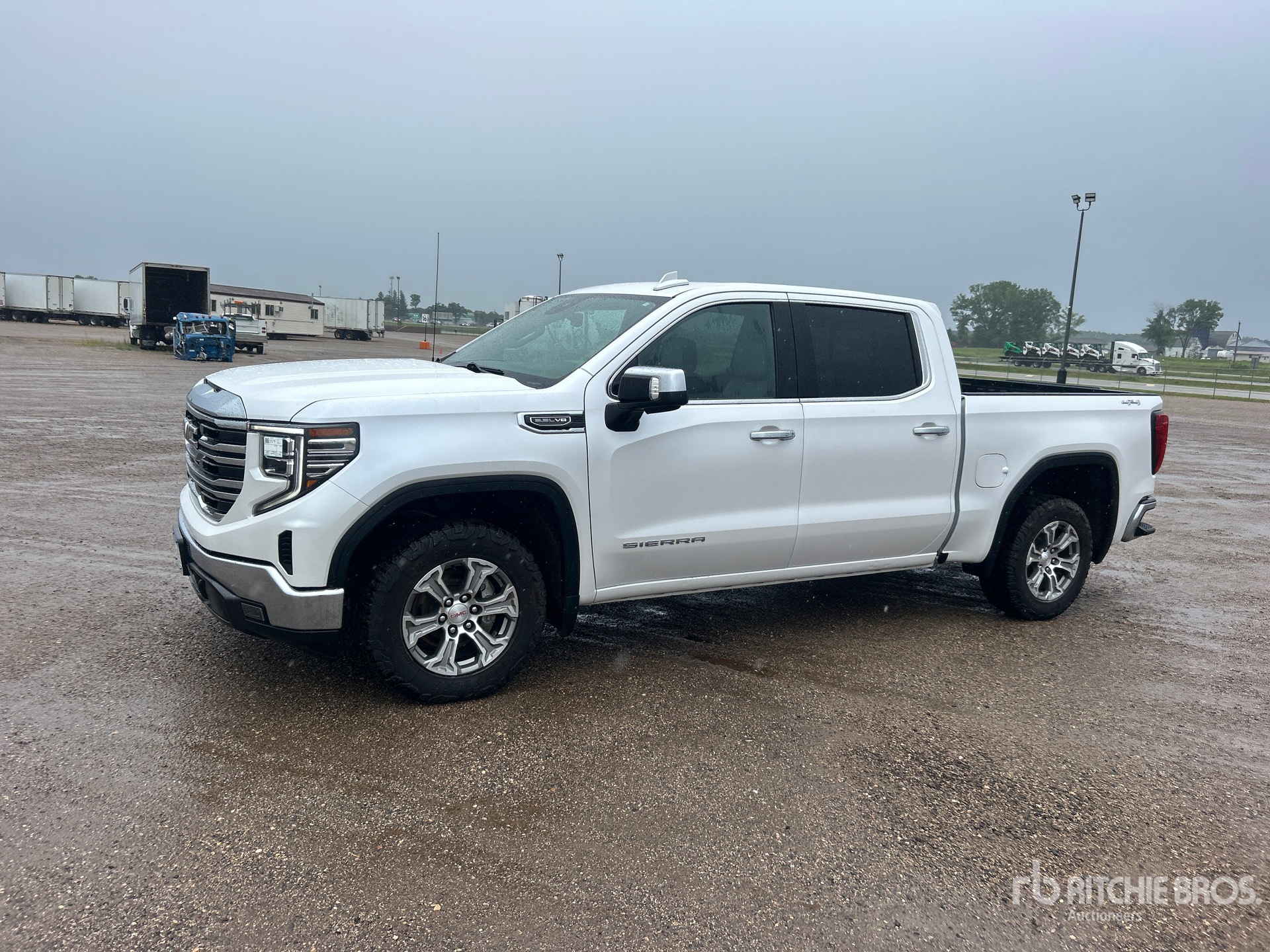 2023 GMC Sierra 1500 SLT 4x4 Crew Cab Pickup