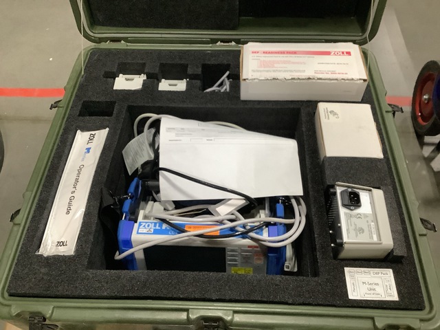 Zoll M Series CCT Defibrillator Monitor-Recorder w/Case Zoll M Series CCT Defibrillator Monitor-Recorder w/Case