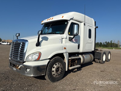 2013 Freightliner Cascadia 125 6x4 T/A Sleeper Truck Tractor