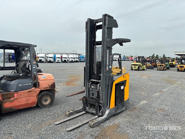 2017 Jungheinrich ETR345 4500 lb Electric Forklift