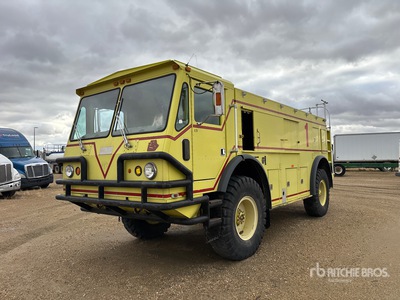 1983 Waltek C-4500 4x4 消防車 (Inoperable)
