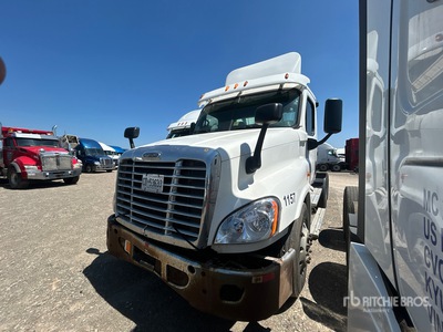 2011 Freightliner Cascadia 125 6x4 Cabeza Tractora Cabina Corta