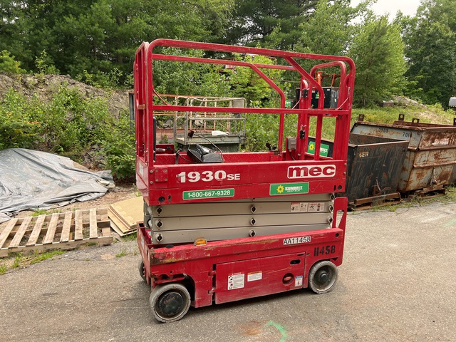 2017 MEC 1930SE Electric Scissor Lift