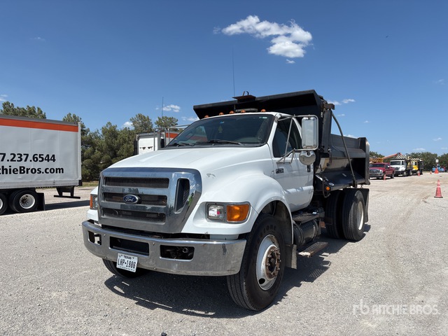 2011 Ford F-750 4x2 S/A Dump Truck
