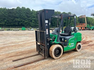 2016 Mitsubishi FG30N 4200 lb Pneumatic Tire Chariot Élévateur