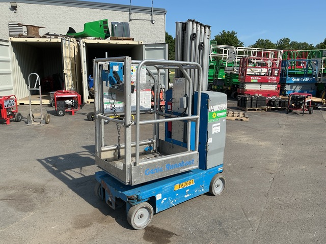 2016 Genie GR-20 Vertical Mast Lift