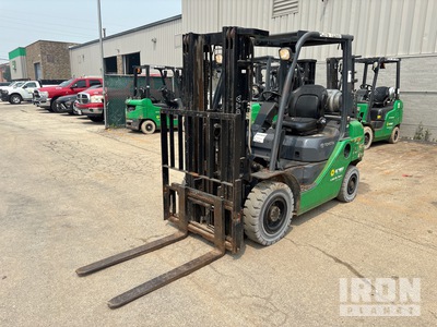 2015 Toyota 8FGU25 4750 lb Cushion Tire Forklift