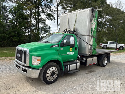 2022 Ford F-650 4x2 Hooklift Truck