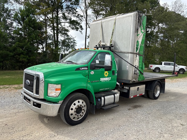 2022 Ford F-650 4x2 Roll-Off Truck