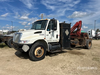 1998 Danco 4200 kg Knuckle Boom on 2006 International 4300 4x2 Crane Truck (Inoperable)