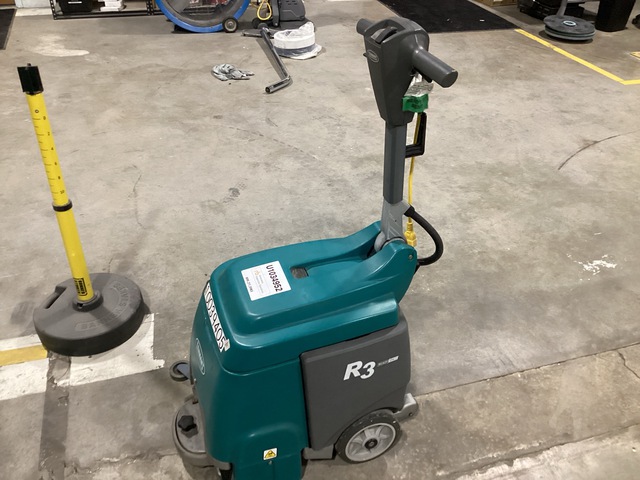 2018 Tennant R3 Walk-Behind Electric Carpet Extractor