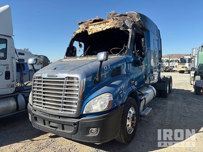 2018 Freightliner Cascadia 113 6x4 Ciągnik siodłowy T/A z kabiną sypialną (Inoperable)