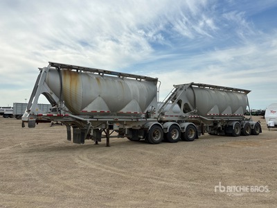 2011 Advance 32 m3 Super B-Train Lead Pneumatic Bulk Trailer