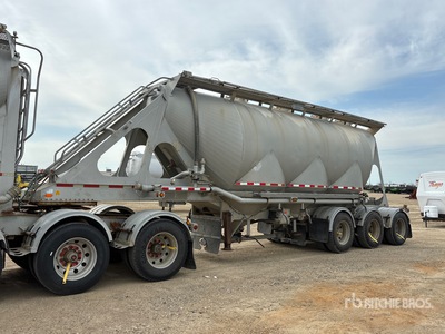 2011 Advance 38 m3 T/A Super B-Train Pup Pneumatic Bulk Trailer